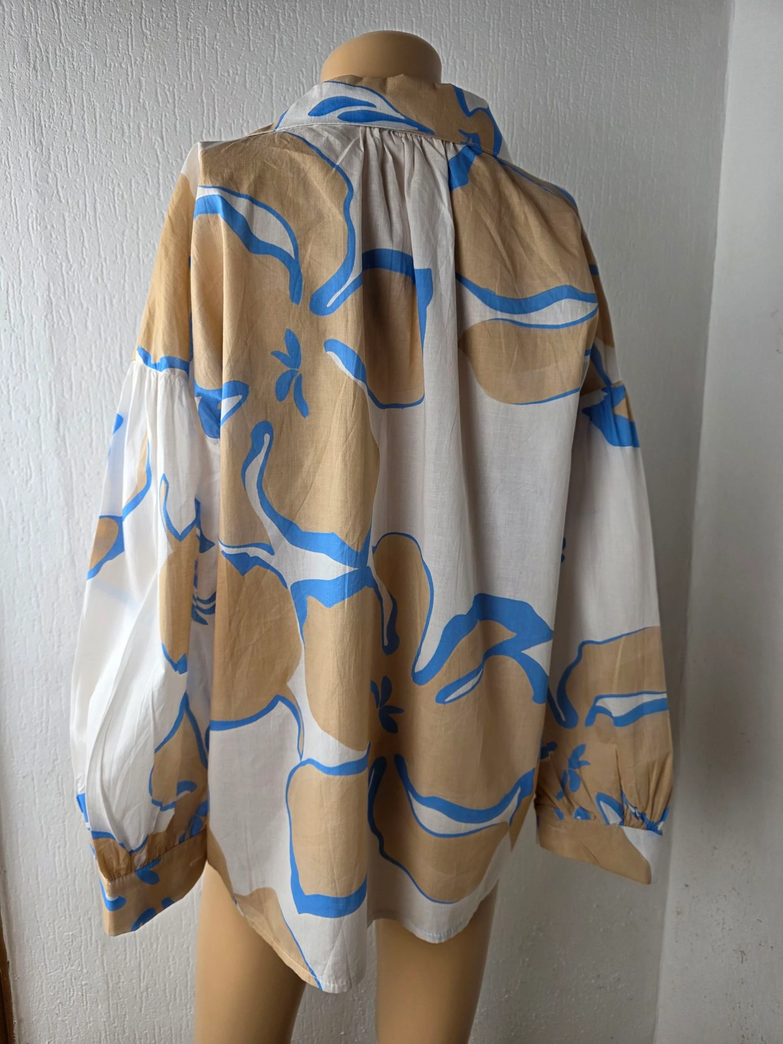 Camisa oversize Pohème Paris - Padrão abstrato/floral tamanho único – photo 5